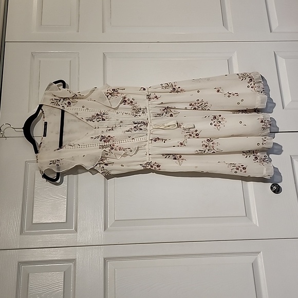 Abercrombie & Fitch Floral Flutter Sleeve Dress - Picture 6 of 7